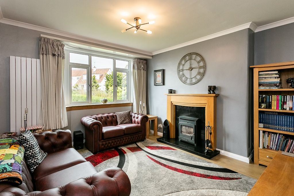 Property photo 2 of 37