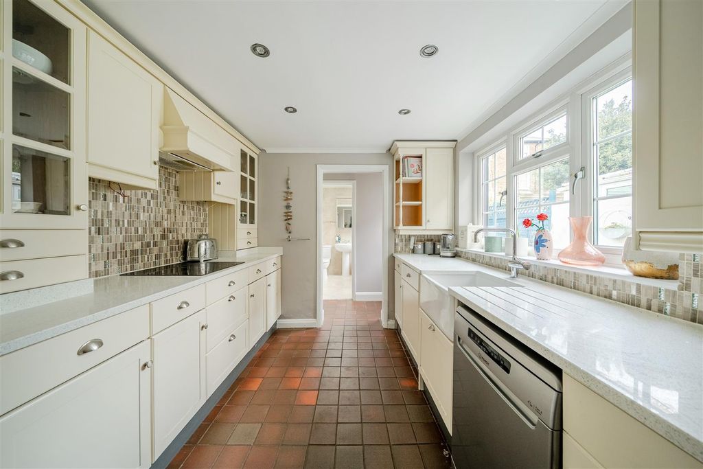 Property photo 3 of 14 1385468-2-695d377Af40F0.Jpg