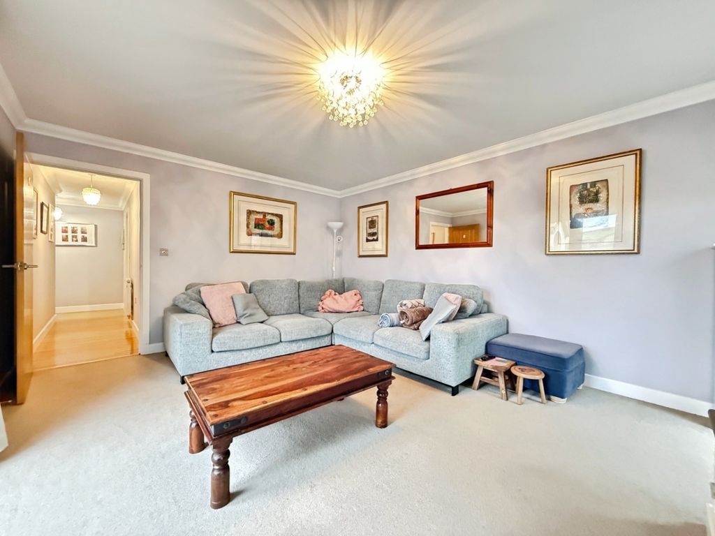 Property photo 3 of 31 4860255