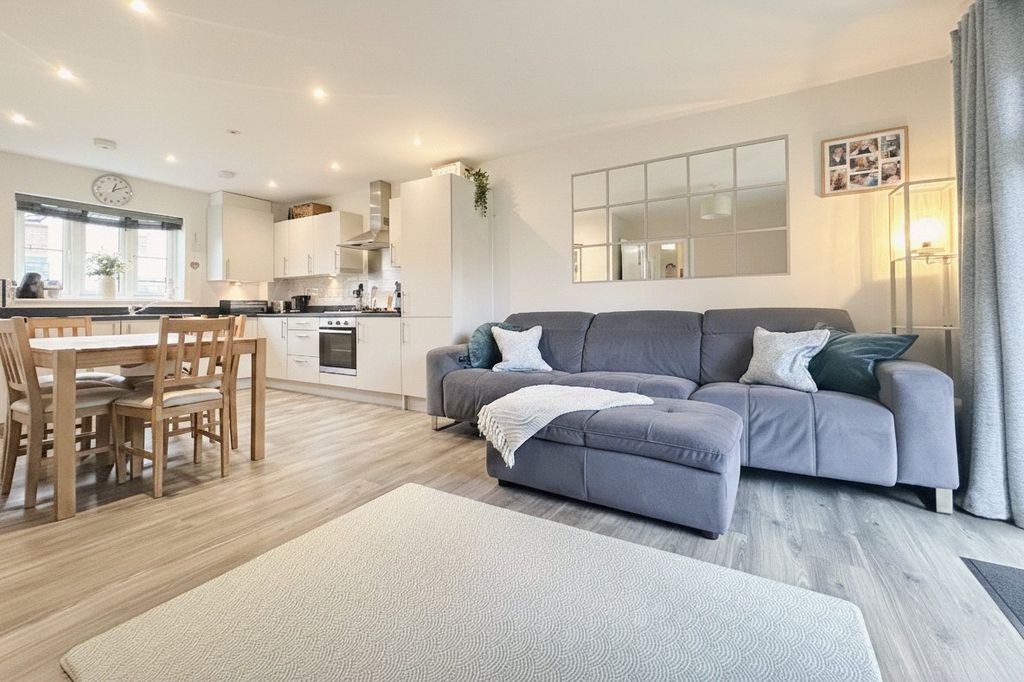 Property photo 2 of 16 Picture 2