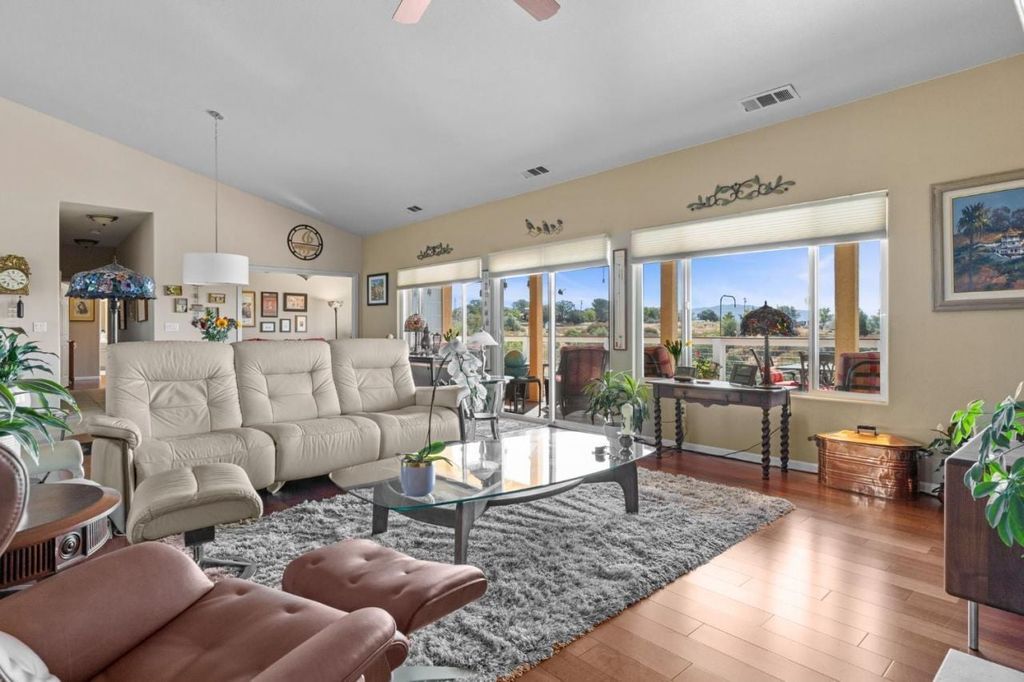 Property photo 1 of 30