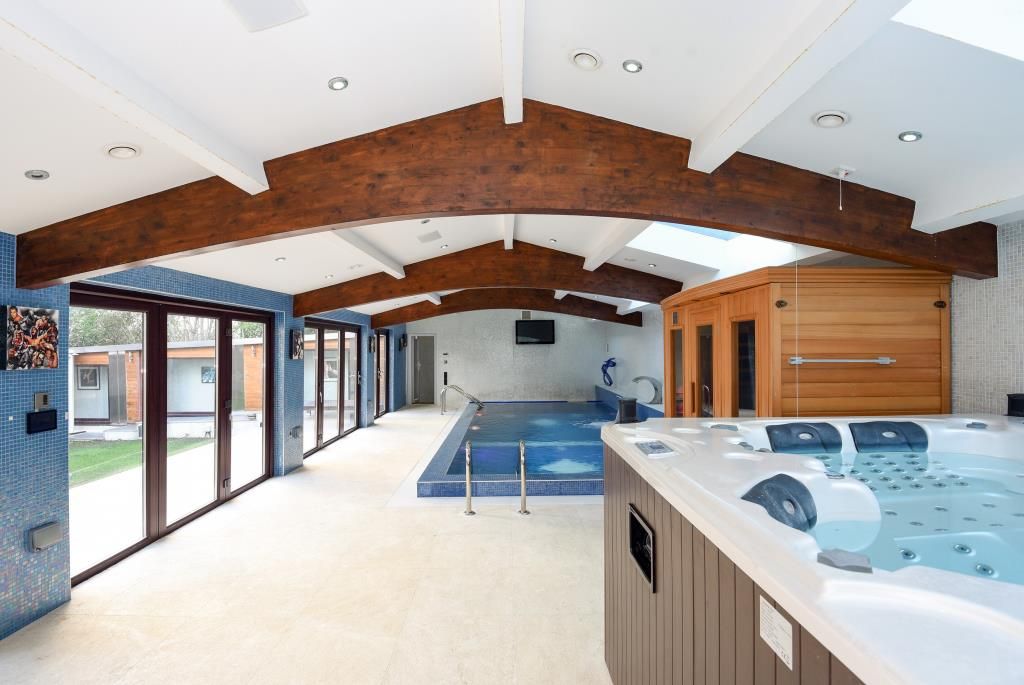 Property photo 2 of 14 Spa, Sauna &amp; Pool