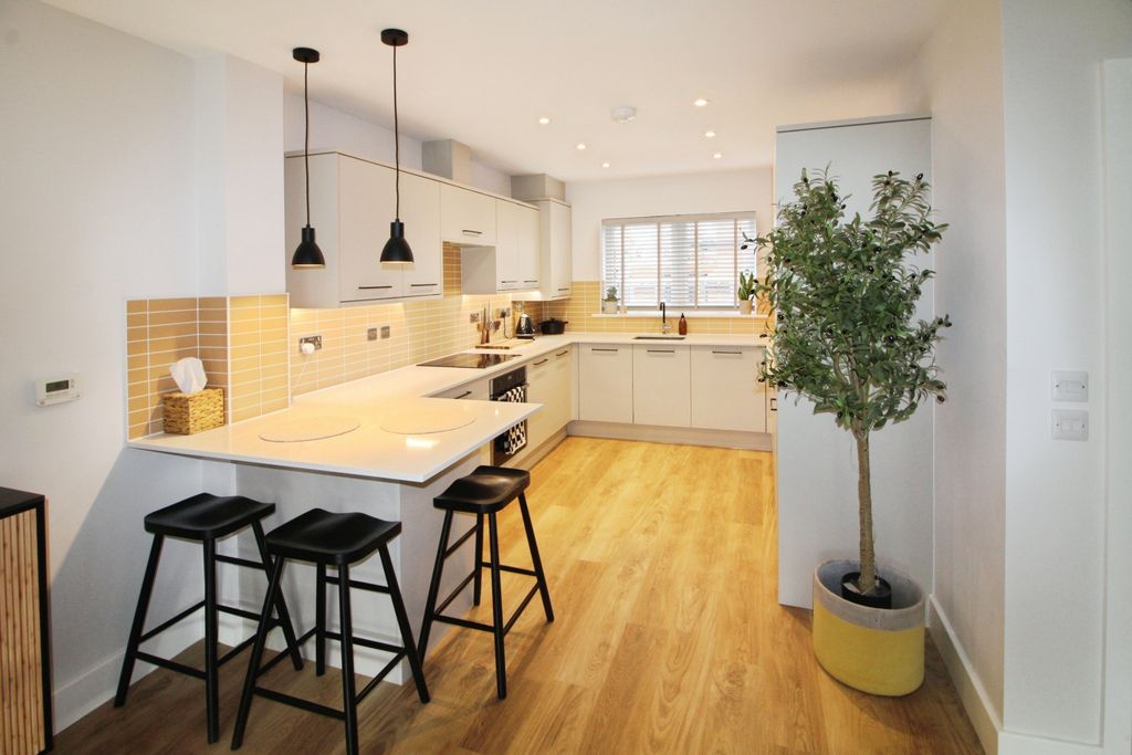 Property photo 2 of 26 Kitchen.Jpg