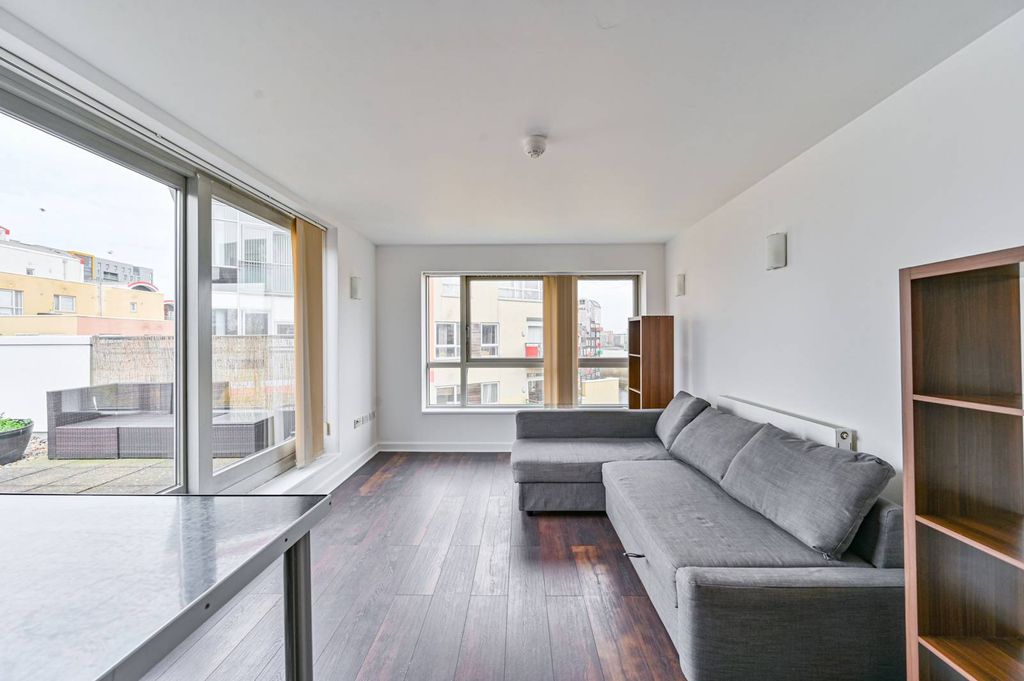 Property photo 3 of 14