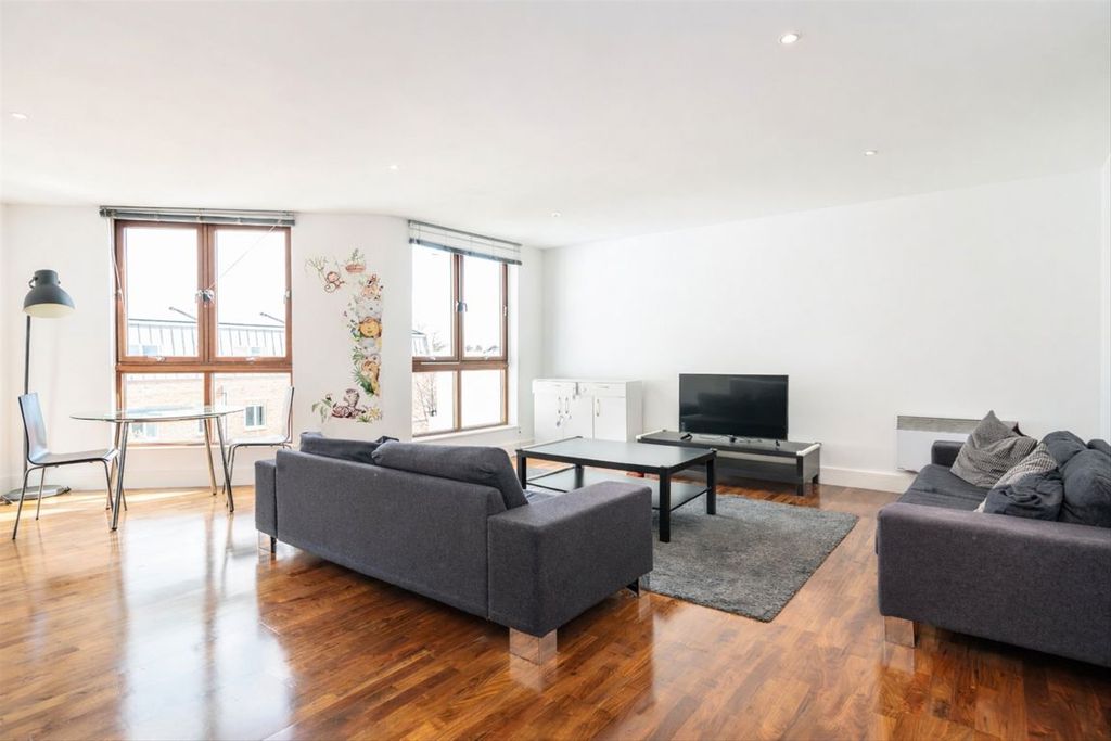 Property photo 2 of 7