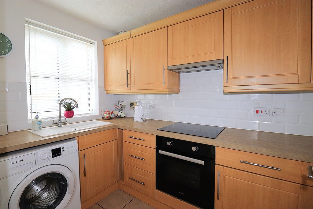 Property photo 3 of 11