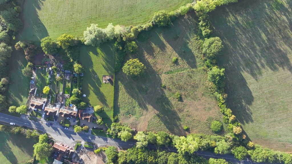 Property photo 1 of 4 Photo 4