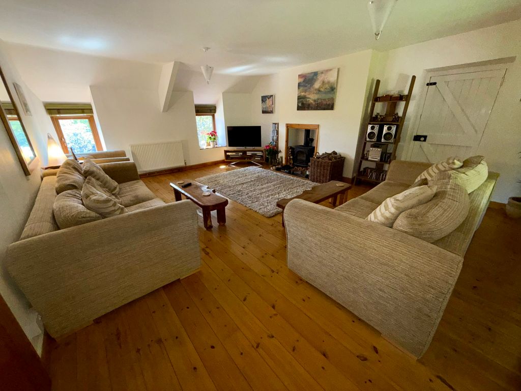 Property photo 3 of 28
