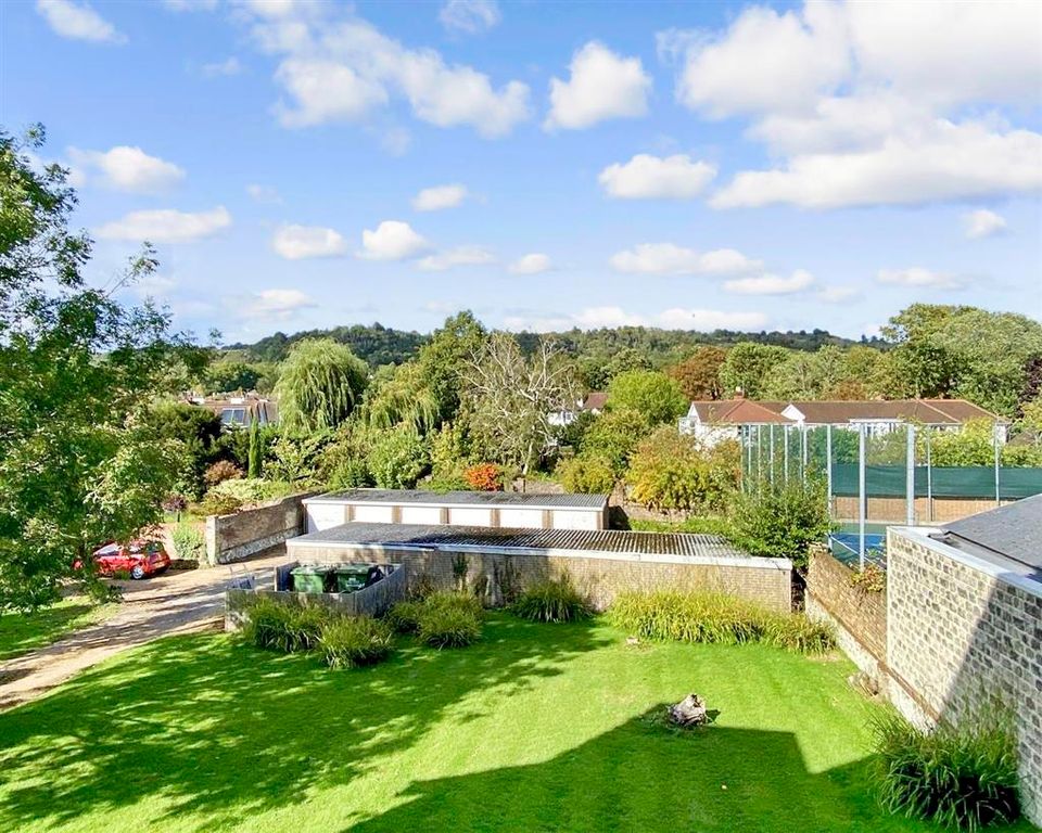 Property photo 2 of 19 Rear Garden/Views