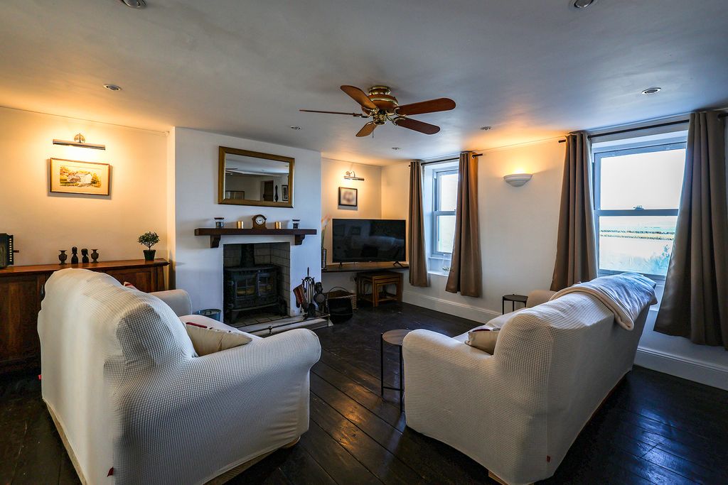 Property photo 3 of 29 Photo 2