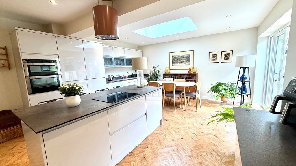 Property photo 3 of 19 Kitchen Diner