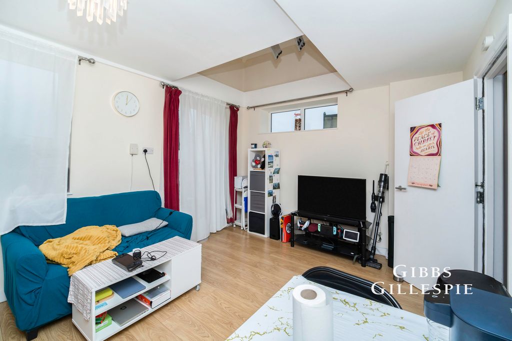 Property photo 2 of 10 Photo