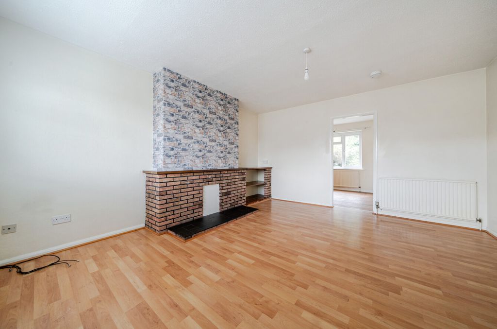 Property photo 2 of 20 1347407-12-68B879...
