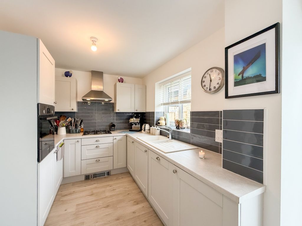 Property photo 3 of 20 Dining Kitchen