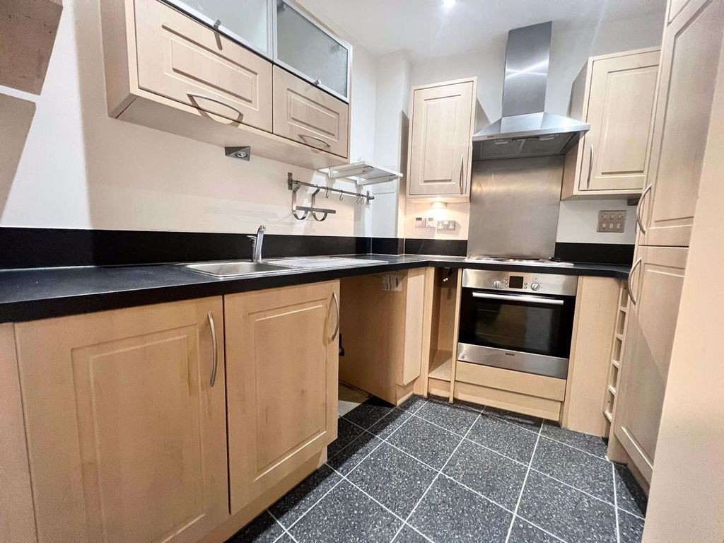 Property photo 3 of 9 Photo 4