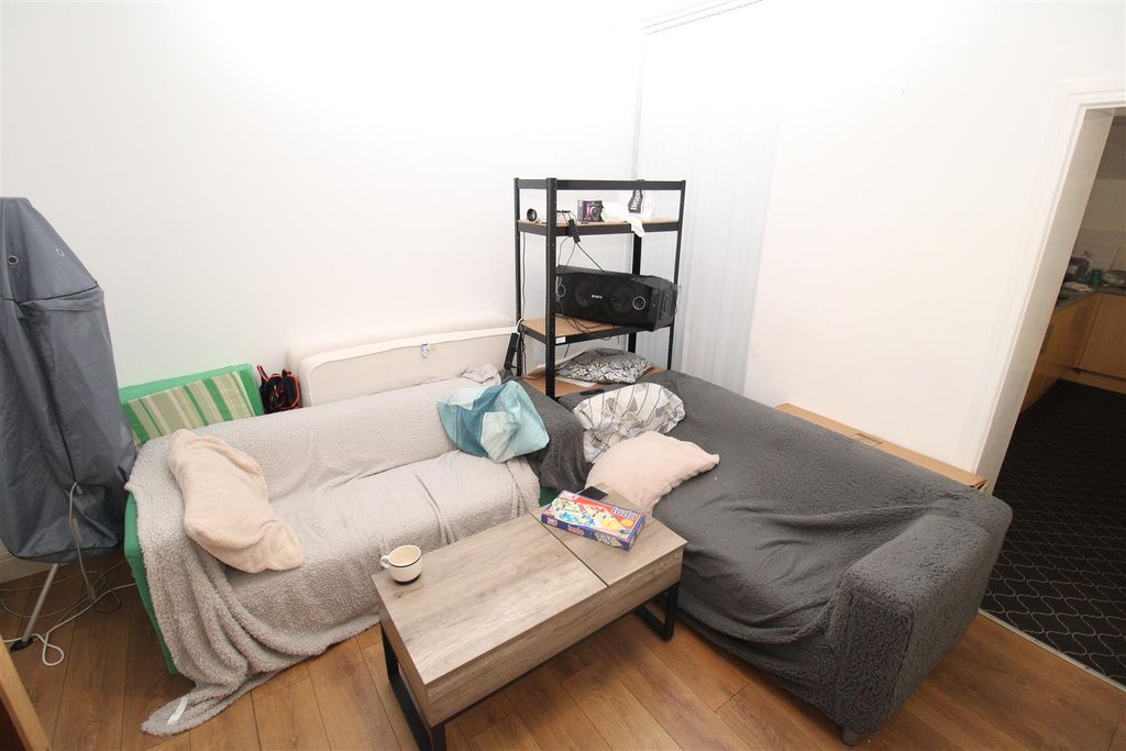 Property photo 3 of 4