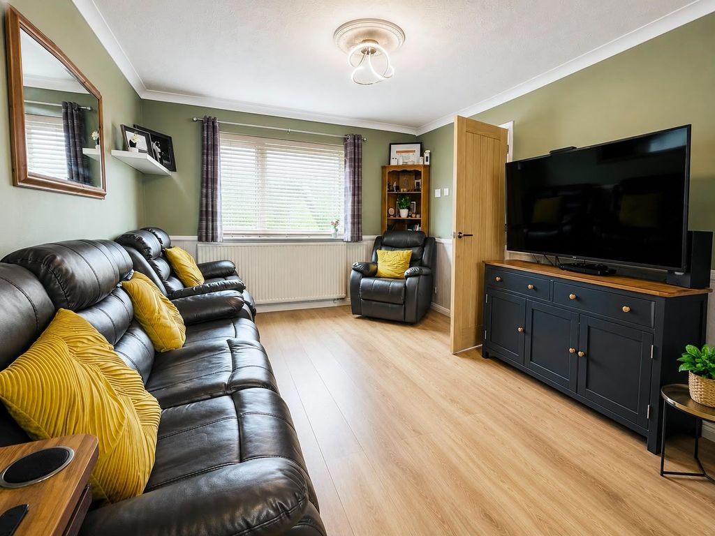 Property photo 2 of 27