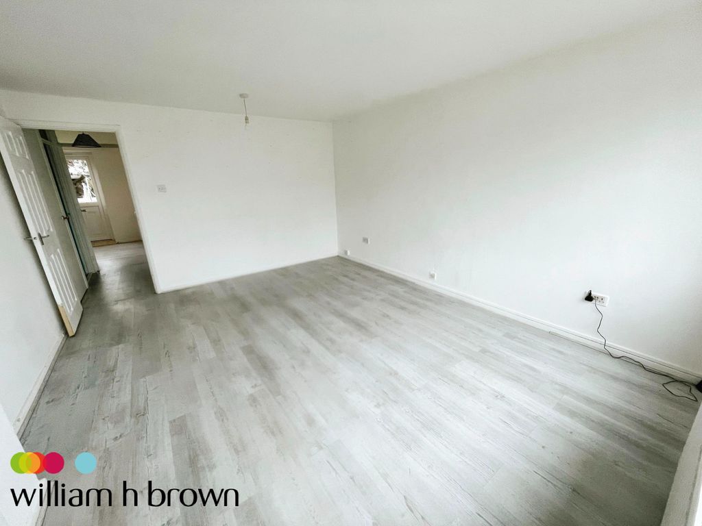 Property photo 2 of 7 Living Room