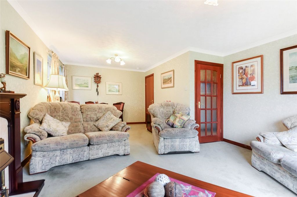 Property photo 2 of 22 Lounge