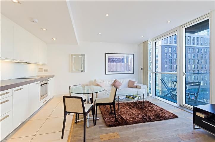 Property photo 3 of 9 Kitchen