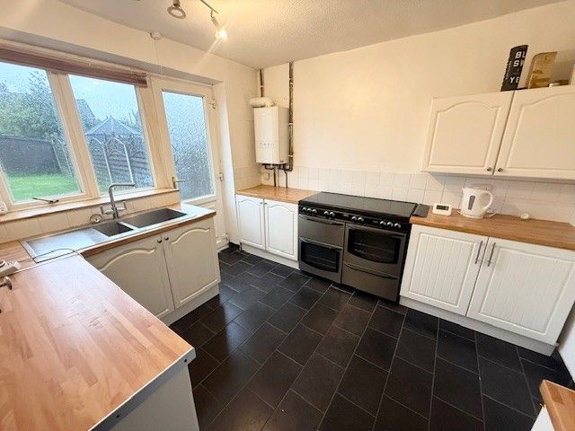 Property photo 3 of 23 Kitchen 2