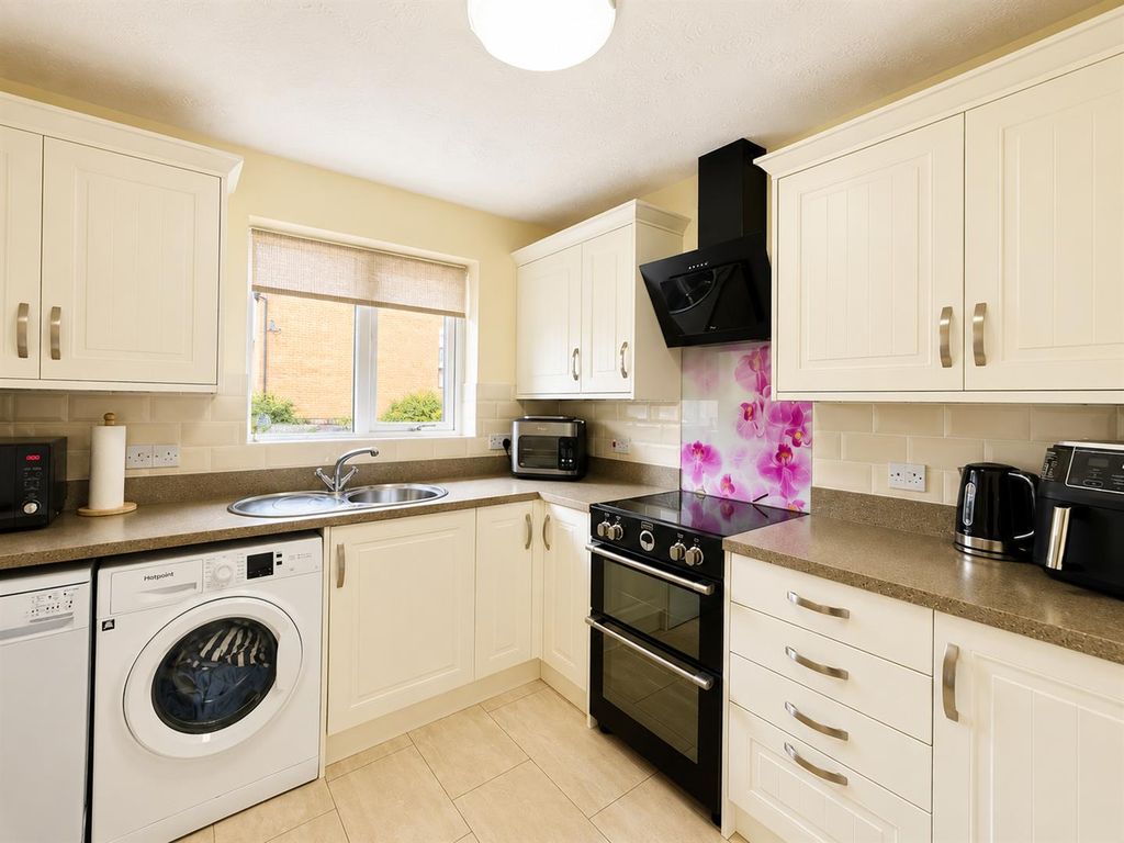 Property photo 2 of 17 Ebfc1505-6E45-4Ebe-89E2-787293C2Cb66.Png