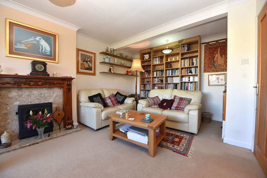 Property photo 3 of 18