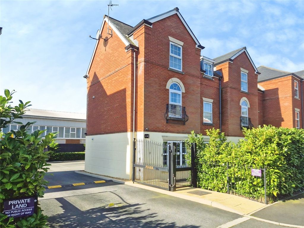 Property photo 1 of 19 Picture No. 14