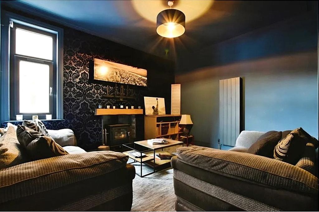 Property photo 3 of 18 Sitting Room