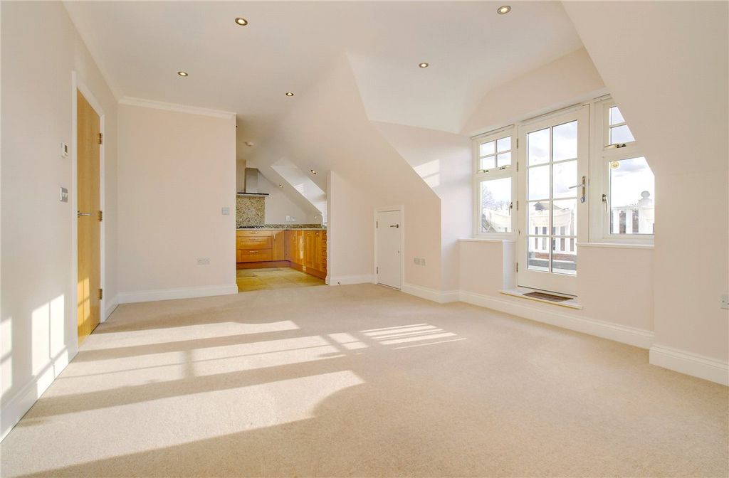 Property photo 3 of 19 3