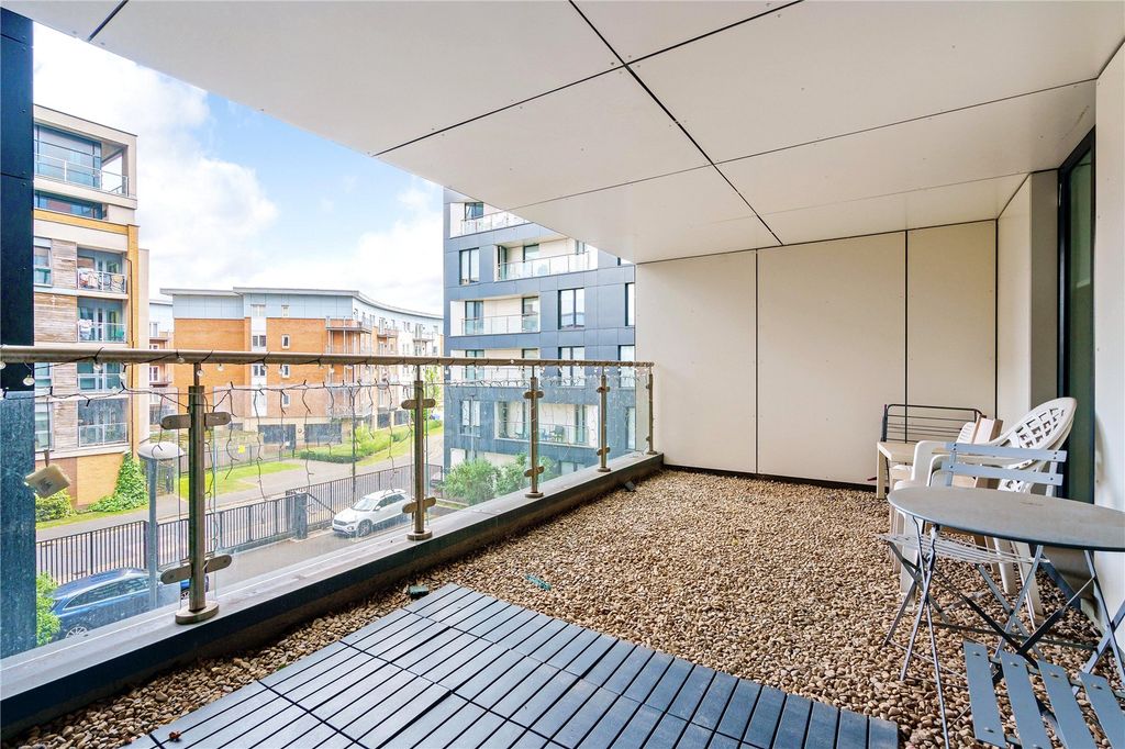 Property photo 2 of 11 Balcony