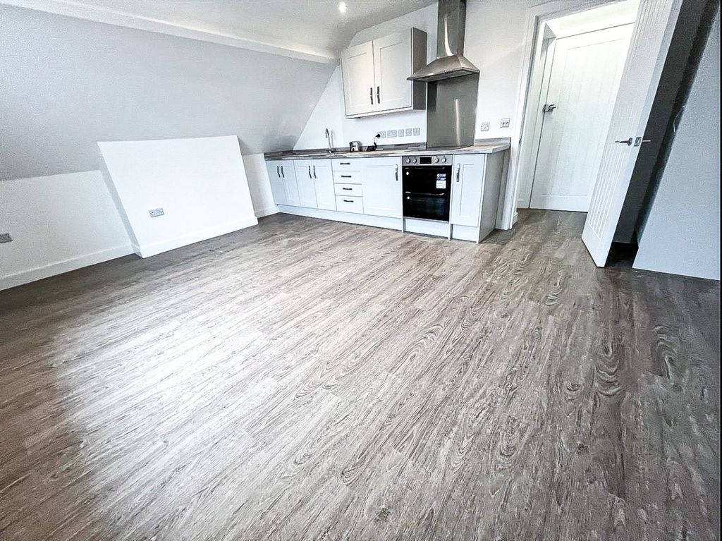 Property photo 2 of 6 3986412