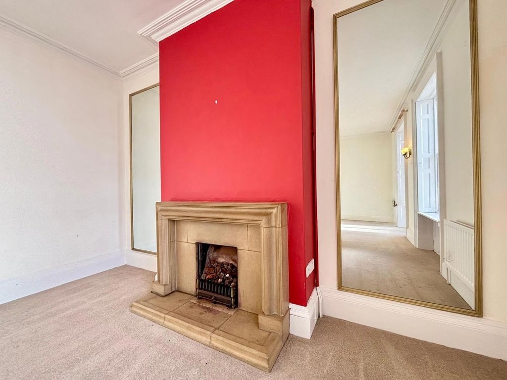 Property photo 3 of 45