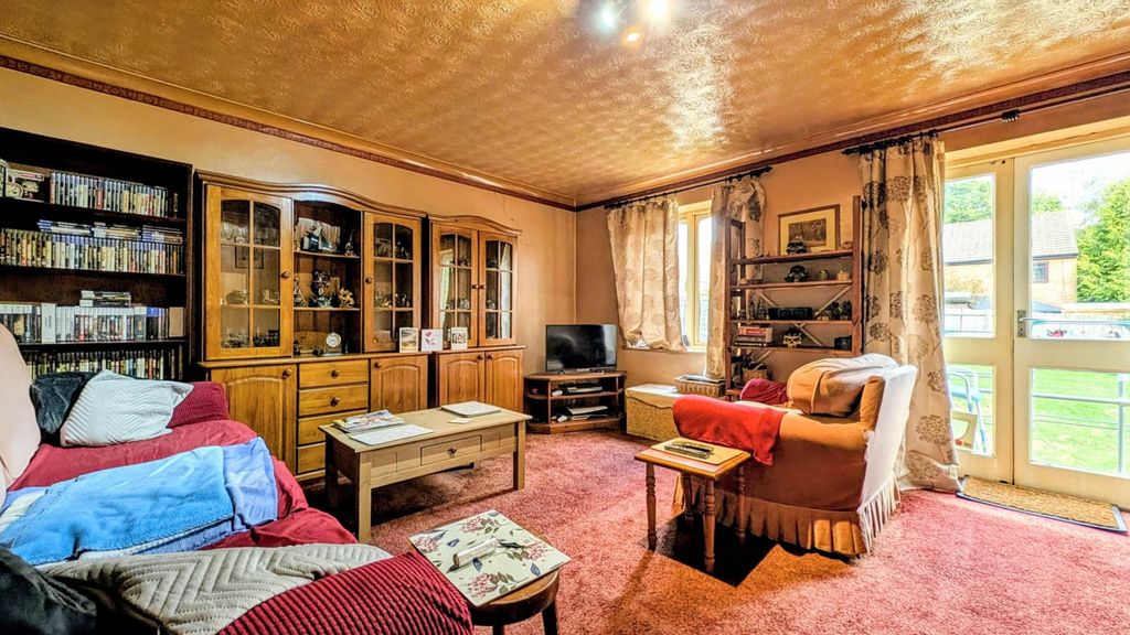 Property photo 3 of 10