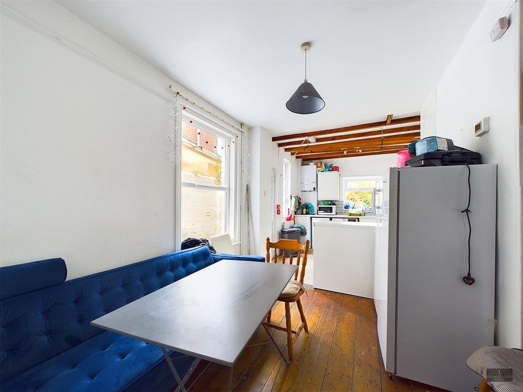Property photo 2 of 17 Cam02887G0-Pr0177-Still008.Jpg