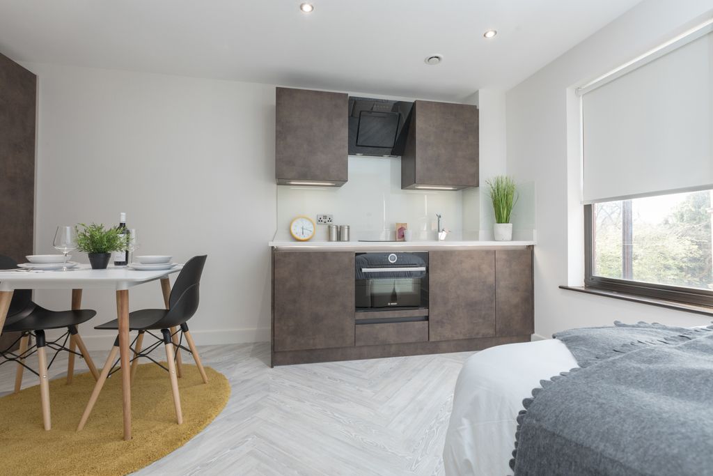 Property photo 2 of 17