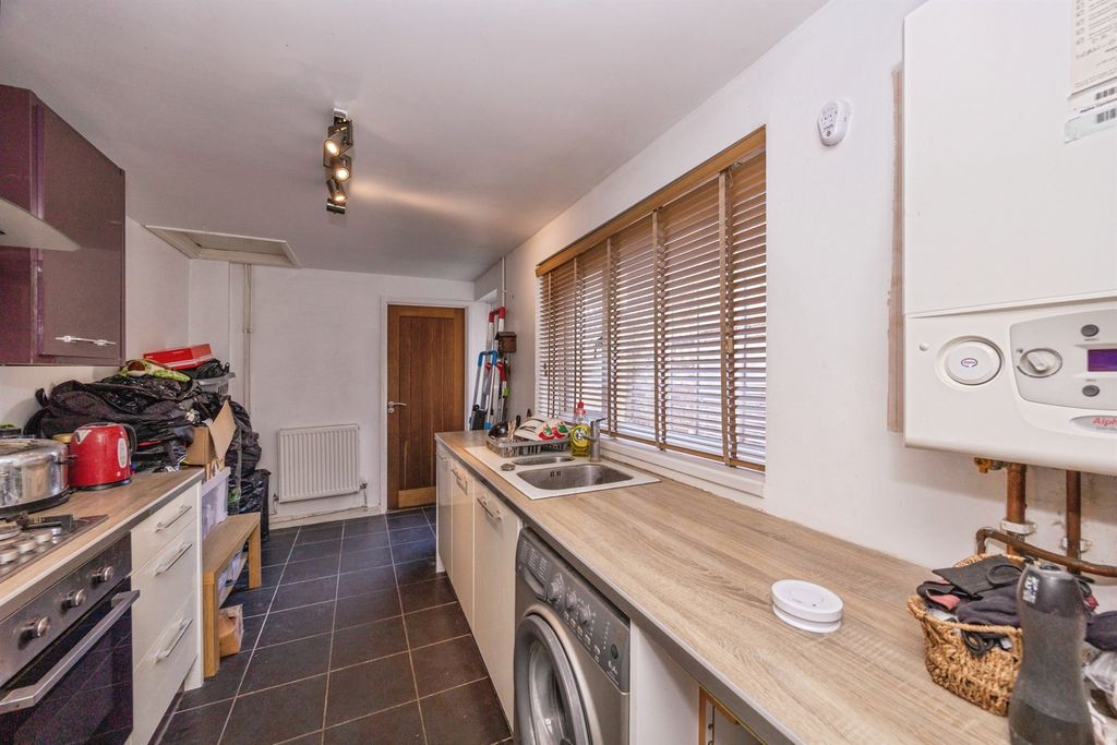 Property photo 2 of 18