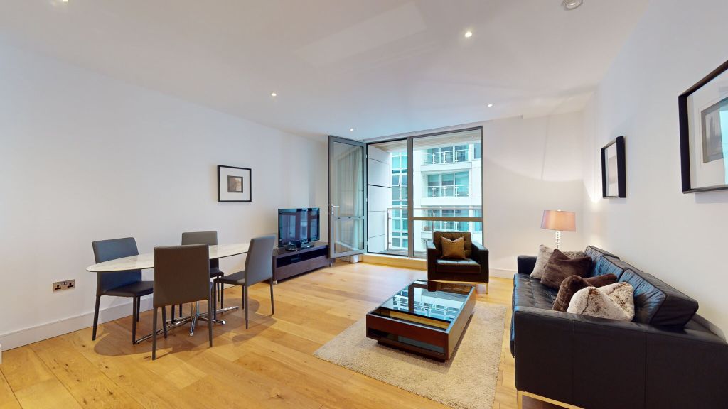 Property photo 1 of 21 Living Room