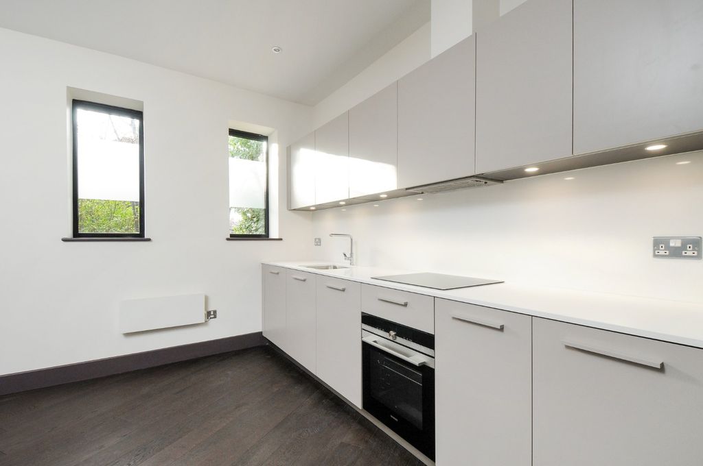 Property photo 3 of 8 Picture No. 11