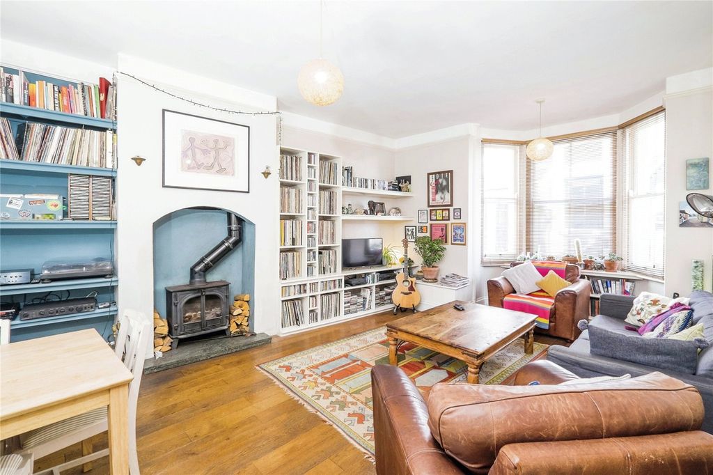 Property photo 1 of 16 Living Space