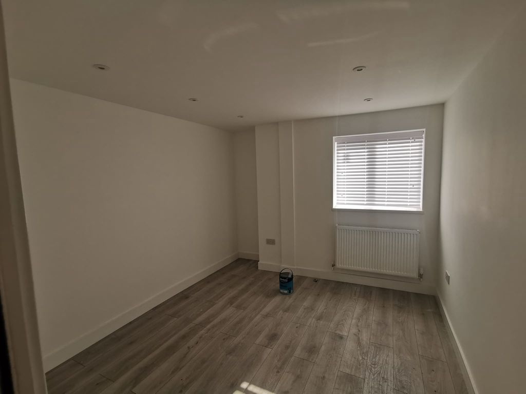 Property photo 3 of 8 Photo 4