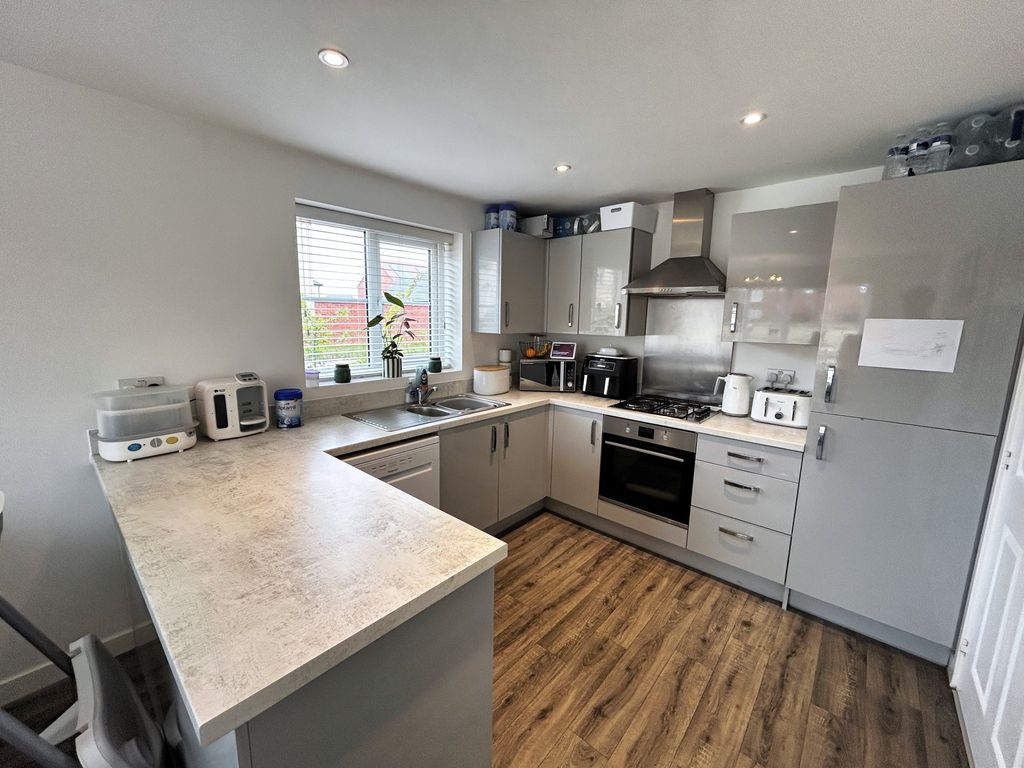 Property photo 3 of 18 Da5Bb3Ed-28Fa-4569-A25A-6F21E5Ab43Af.Jpg