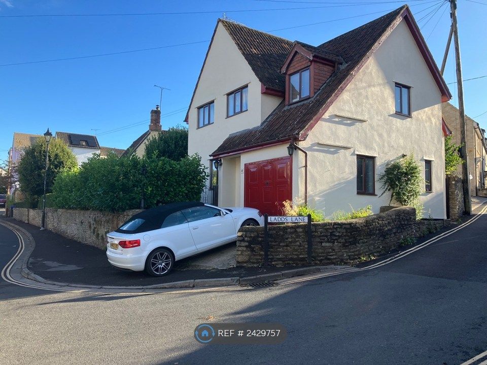 Property photo 1 of 26 Exterior View Of House From St Mary's Street.