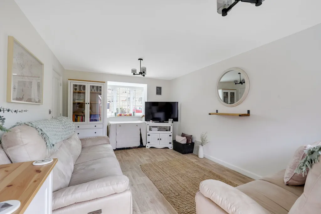 House in Ashfield, Beardall Fields, Hucknall - More