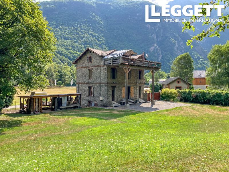 Property photo 1 of 10