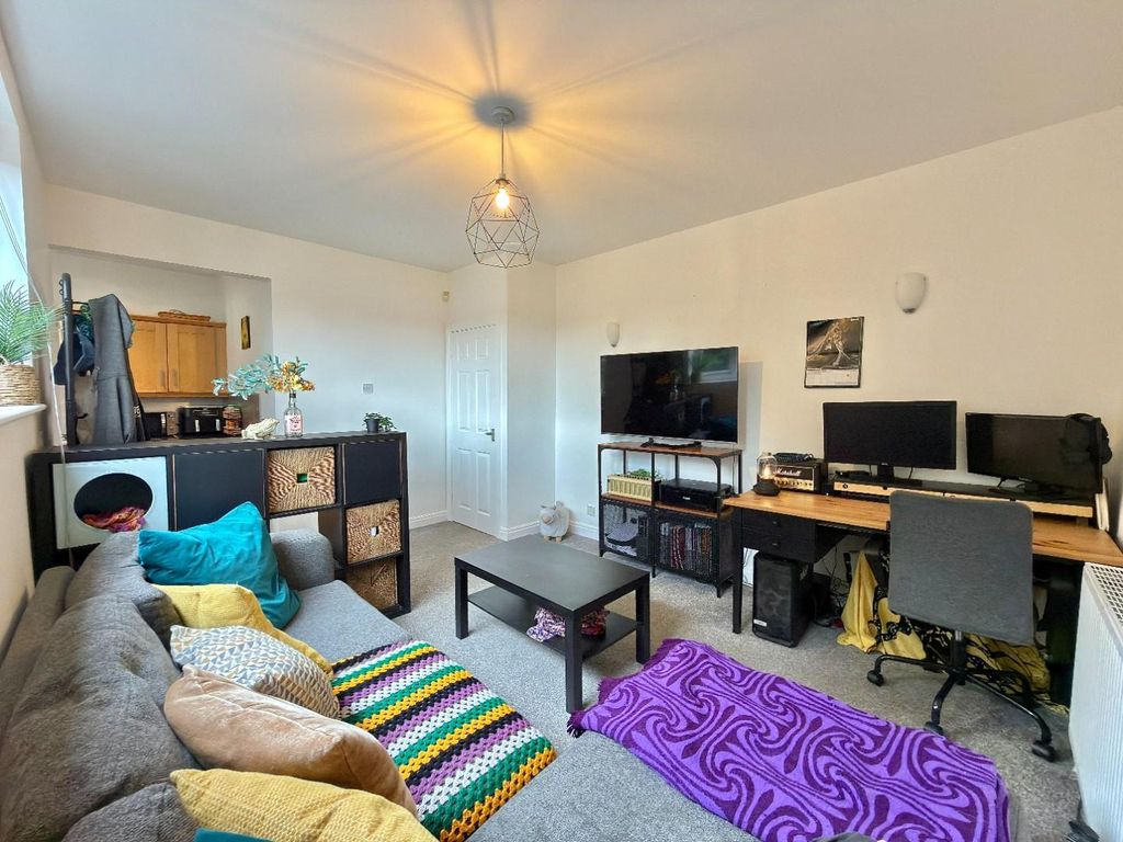 Property photo 2 of 18