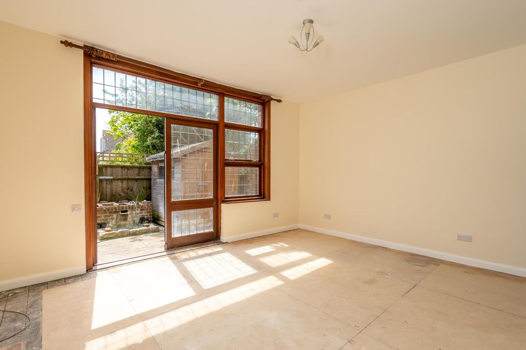 Additional image 3 of 1 bed flat for saleRichmond Avenue, Bognor Regis PO21