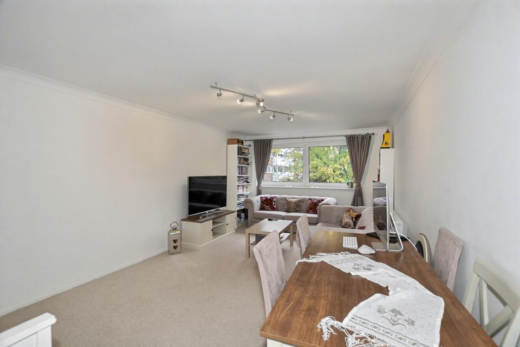 Property photo 3 of 9 Living Room