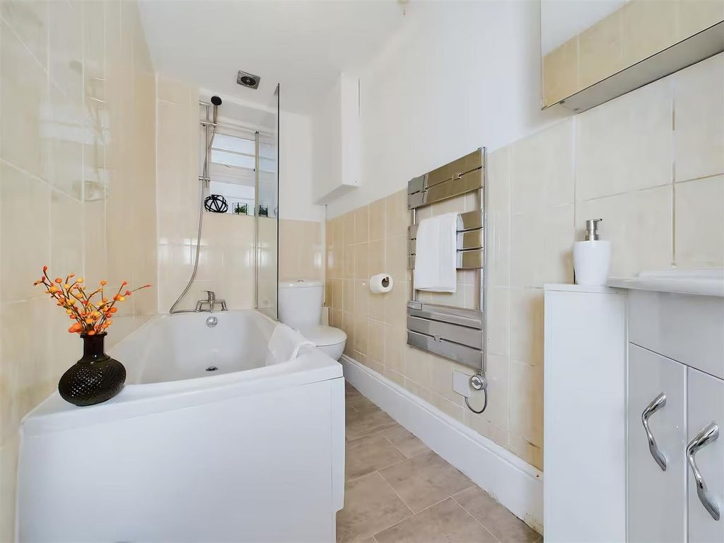 Property photo 3 of 8 Charleville Bathroom.Jpeg