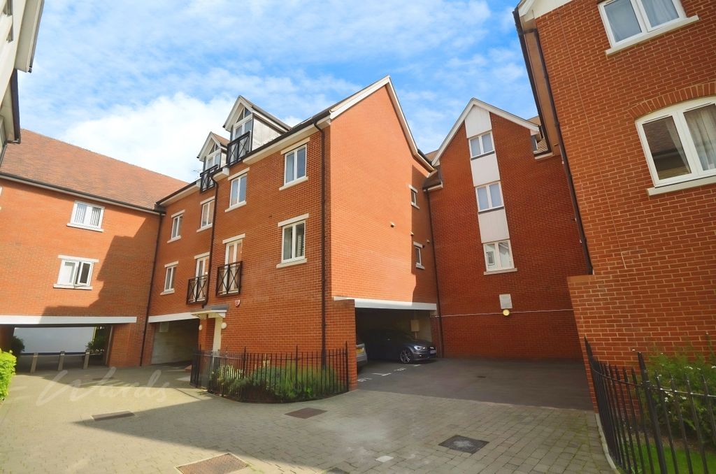 Property photo 1 of 11 48322B4d-Xp75G57v